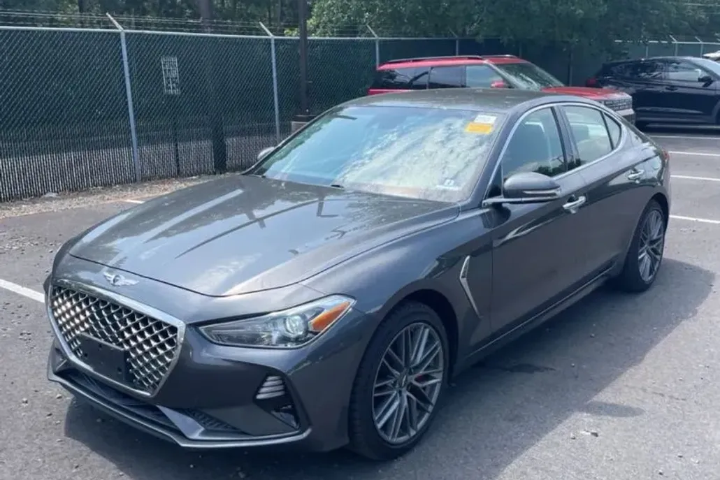 2019 Genesis G70 3.3T Advanced photo 1