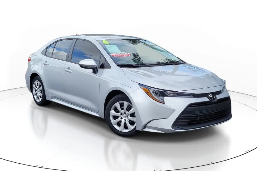 2024 Toyota Corolla LE photo 1