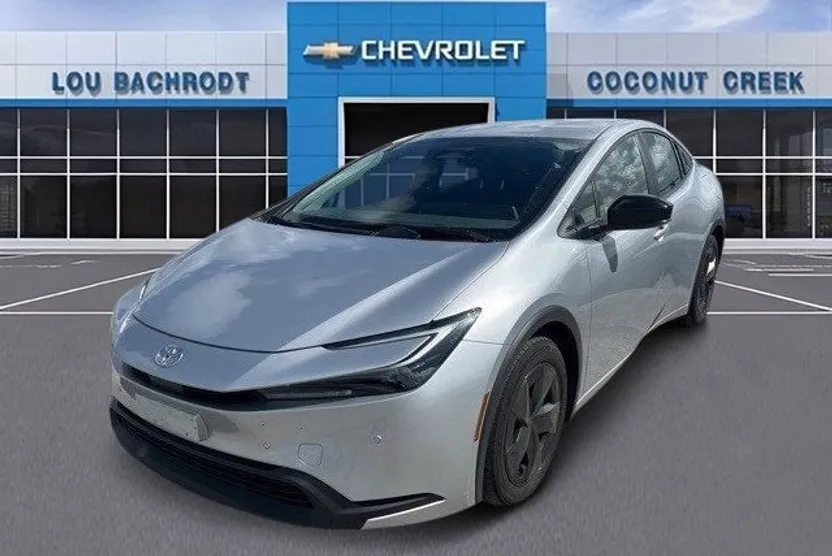 2024 Toyota Prius LE photo 1