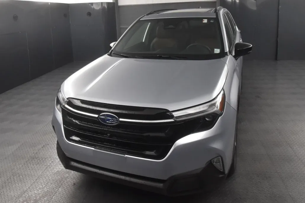 2025 Subaru Forester Touring photo 1