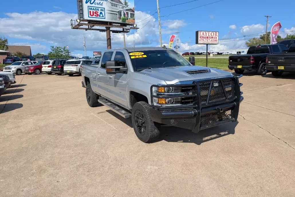 2019 Chevrolet Silverado 2500HD LT photo 1