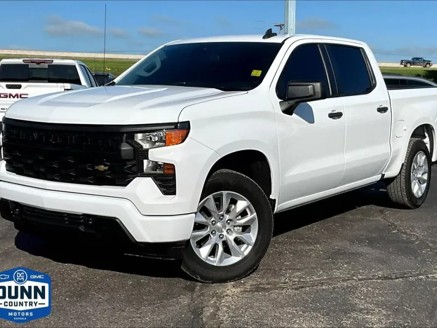 2022 Chevrolet Silverado 1500 Custom photo 1