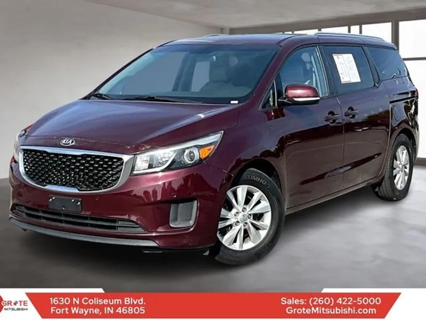 2016 Kia Sedona LX photo 1