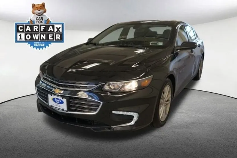 2017 Chevrolet Malibu 1LT photo 1