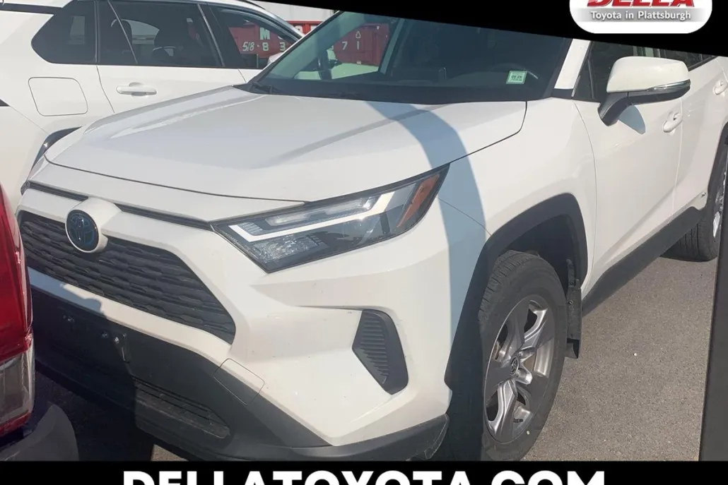 2023 Toyota RAV4 Hybrid XLE photo 1