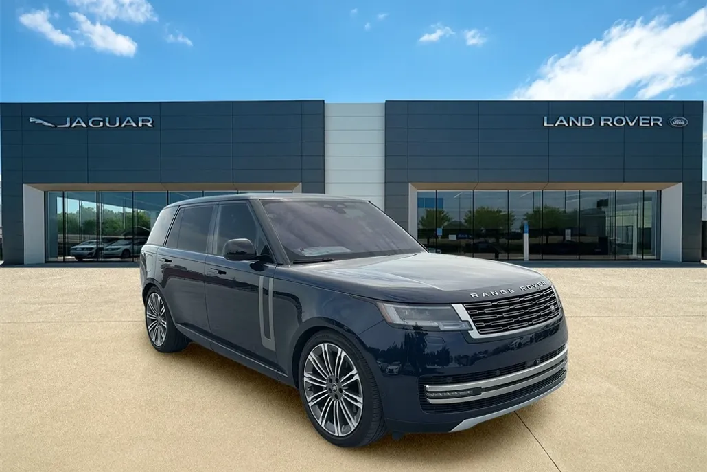 2023 Land Rover Range Rover SE photo 1