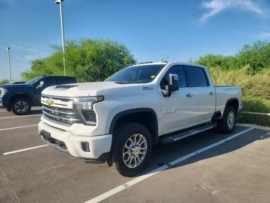 2025 Chevrolet Silverado 2500HD LTZ photo 1