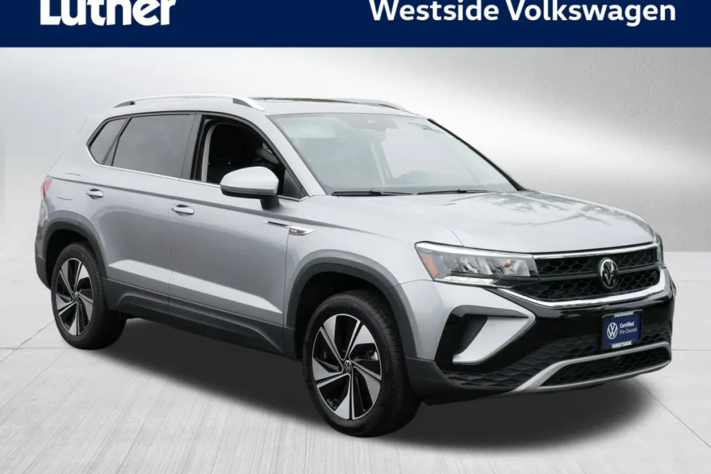 2024 Volkswagen Taos SE photo 1
