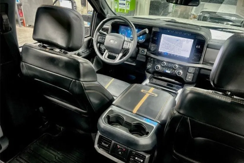 2024 Ford F-250 photo 1