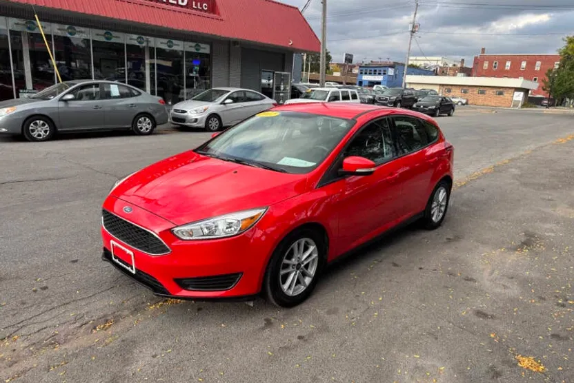 2017 Ford Focus SE photo 1