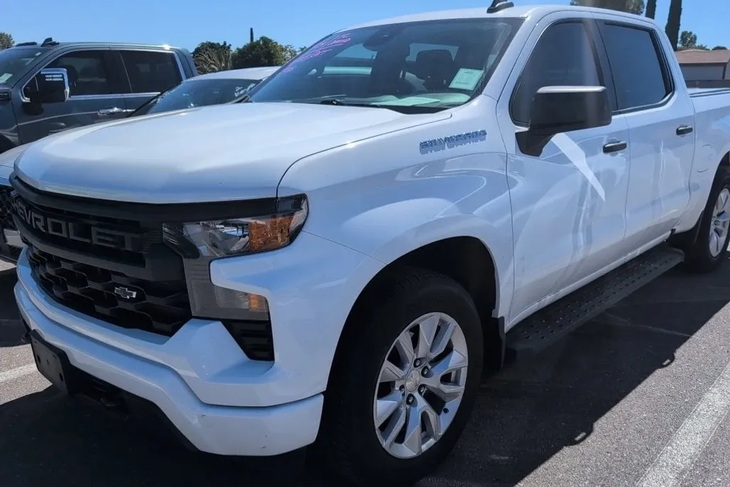 2022 Chevrolet Silverado 1500 Custom photo 1