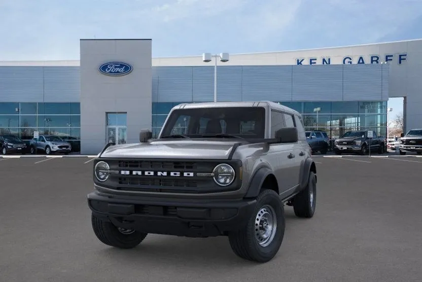 2025 Ford Bronco Base photo 1