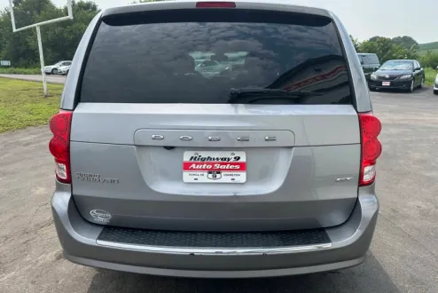 2020 Dodge Grand Caravan GT photo 3