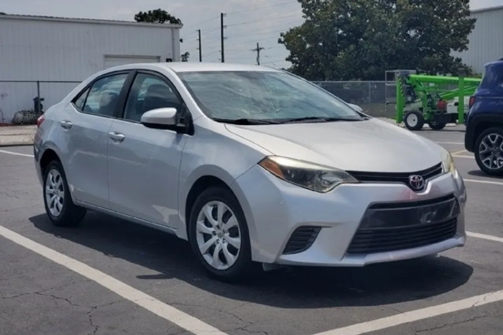 2015 Toyota Corolla Base photo 1