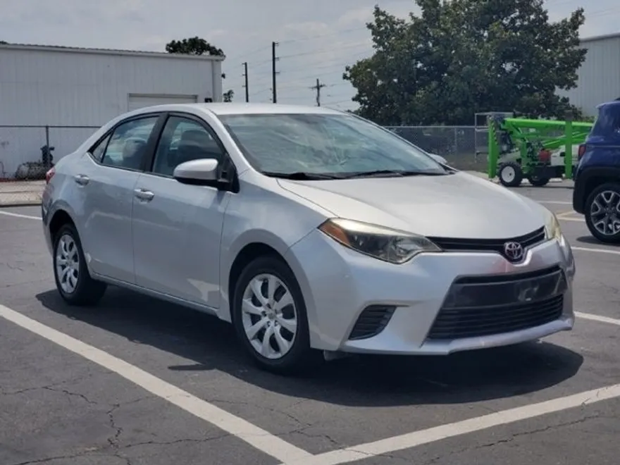 2015 Toyota Corolla Base photo 1