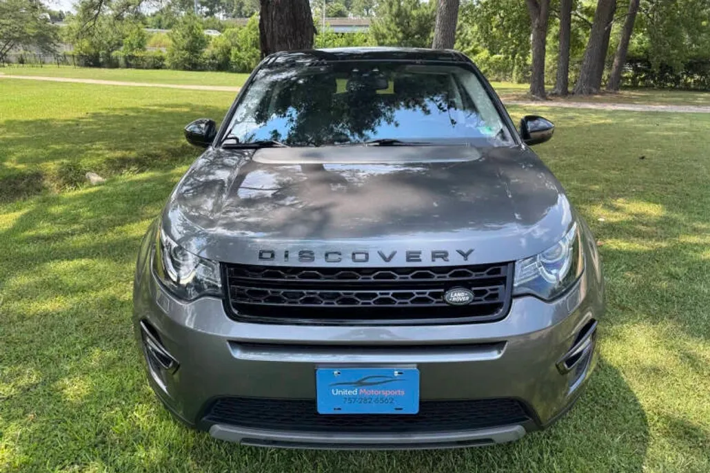 2017 Land Rover Discovery Sport HSE photo 1