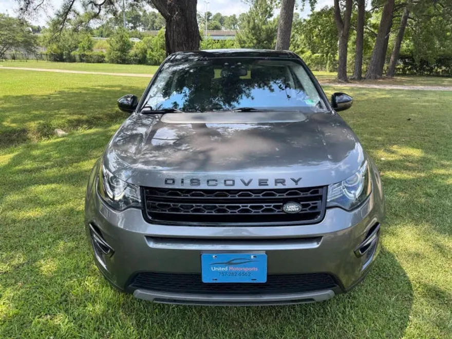 2017 Land Rover Discovery Sport HSE photo 1