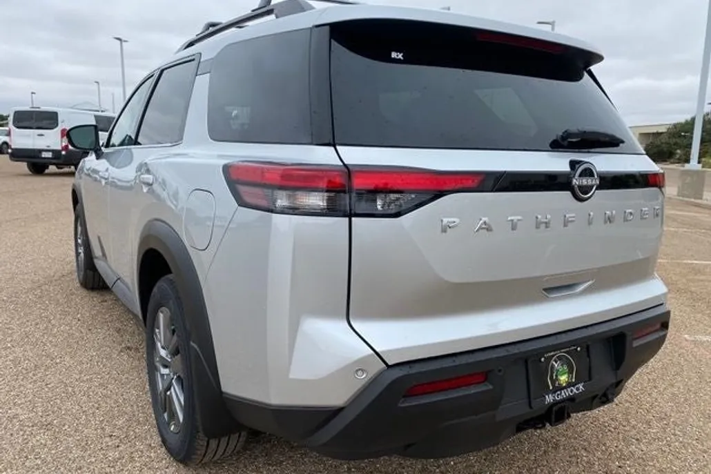 2025 Nissan Pathfinder SV photo 1
