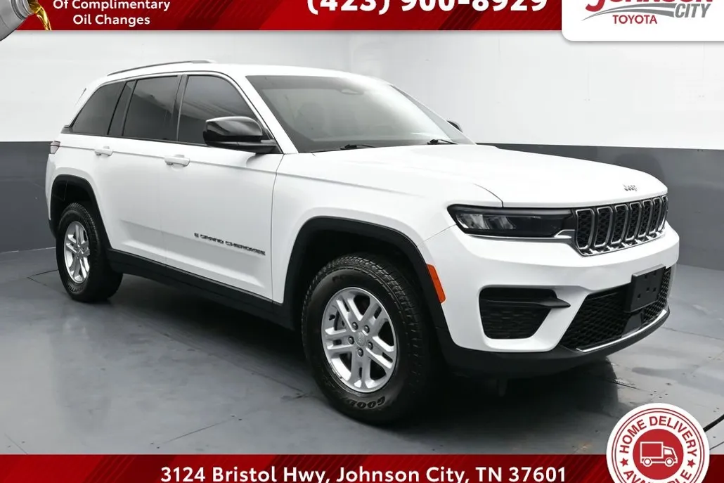2023 Jeep Grand Cherokee Laredo photo 1