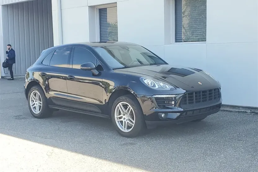 2018 Porsche Macan Base photo 1