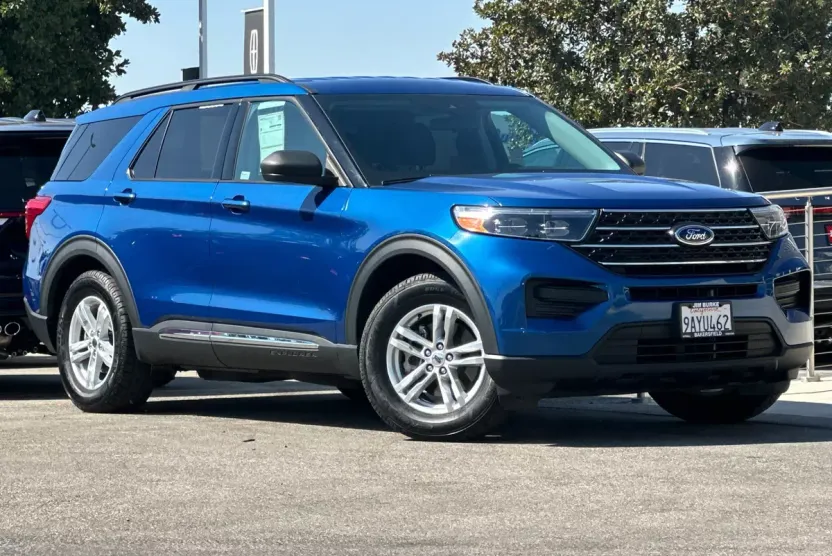 2022 Ford Explorer XLT photo 1