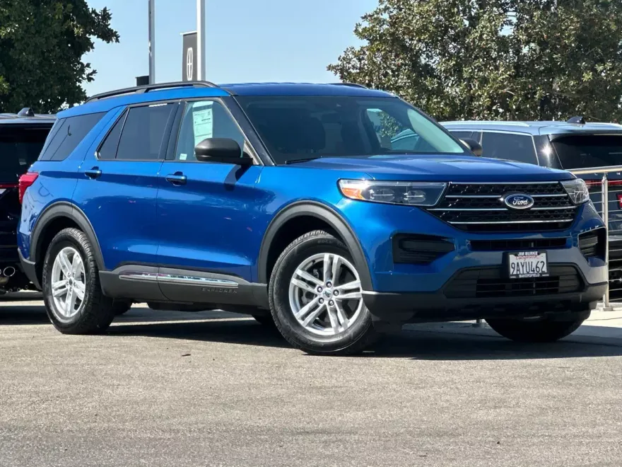 2022 Ford Explorer XLT photo 1