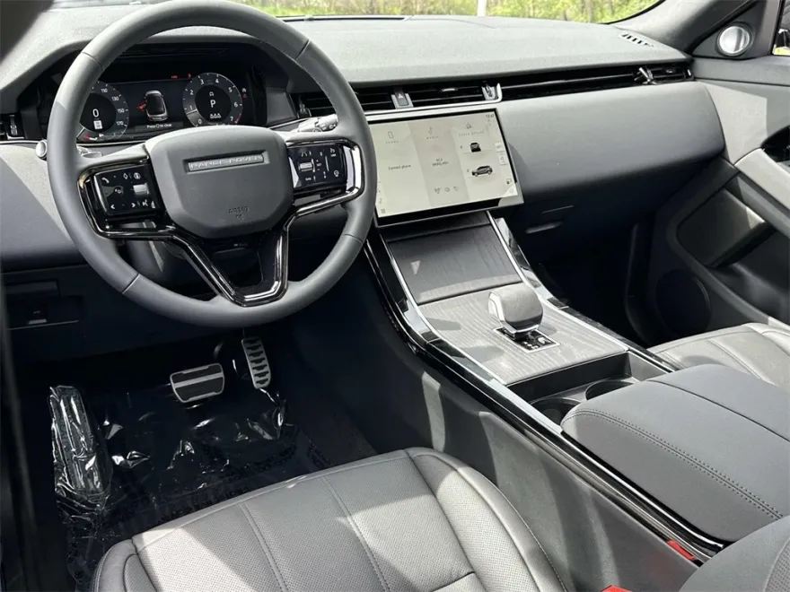 2026 Land Rover Range Rover Evoque Dynamic SE photo 1