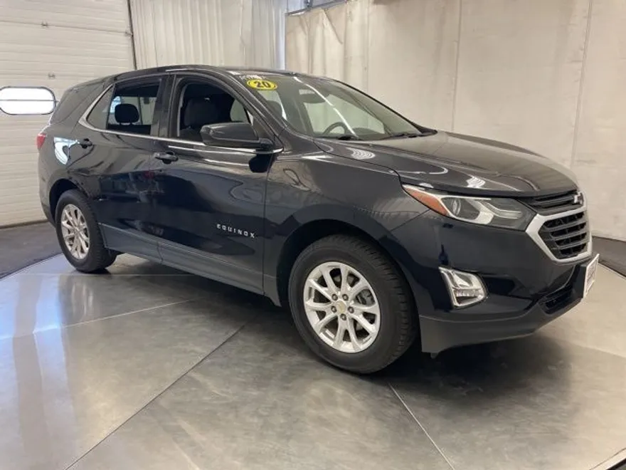 2020 Chevrolet Equinox LT photo 1