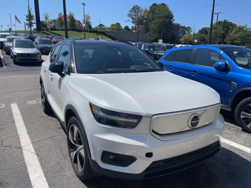 2021 Volvo XC40 Recharge P8 photo 1