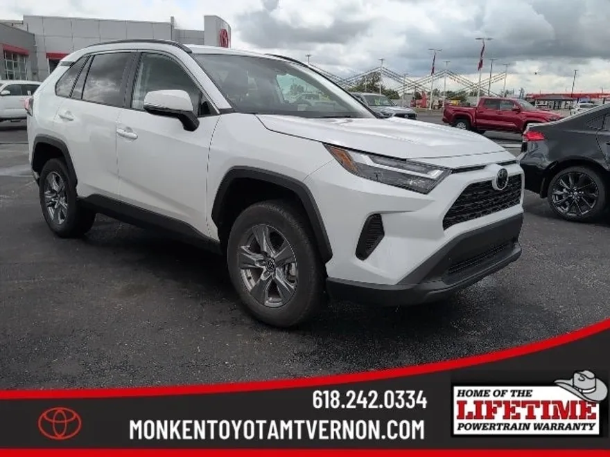 2024 Toyota RAV4 XLE photo 1