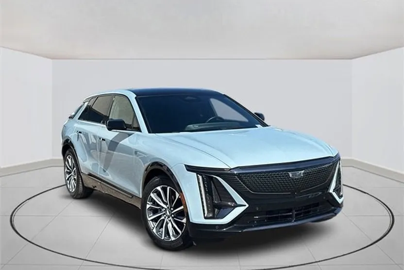 2024 Cadillac Lyriq Sport photo 1