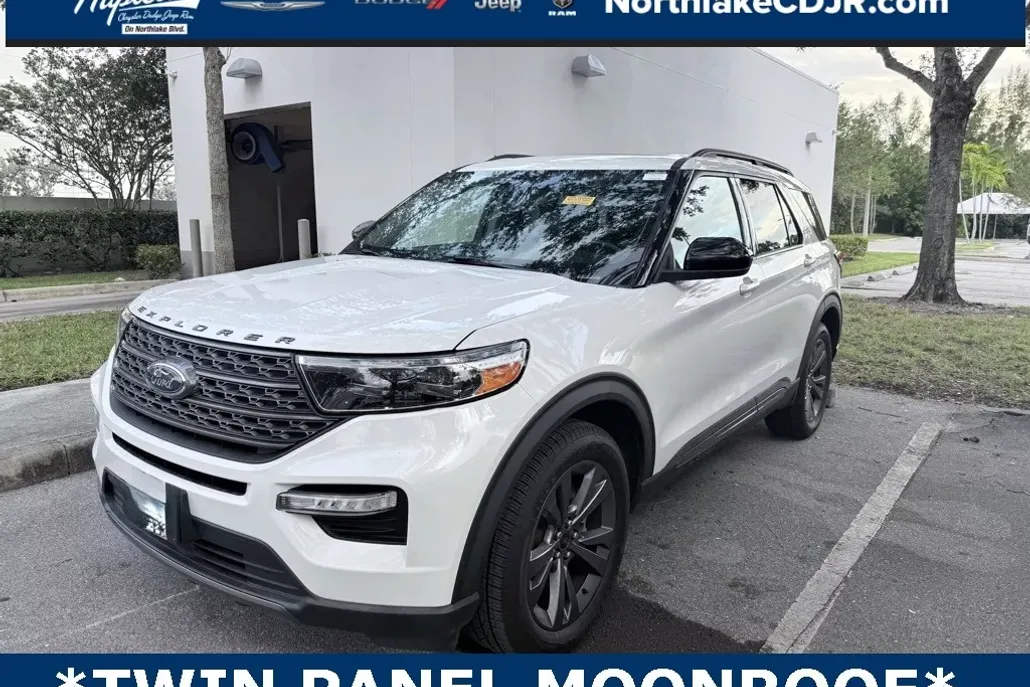 2022 Ford Explorer XLT photo 1