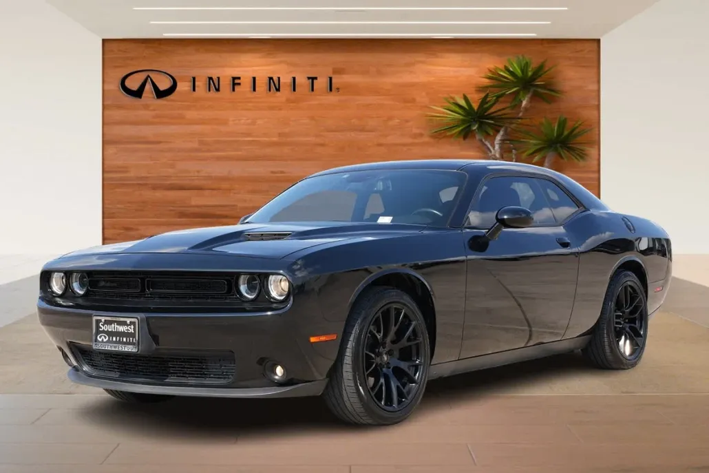 2019 Dodge Challenger SXT photo 1