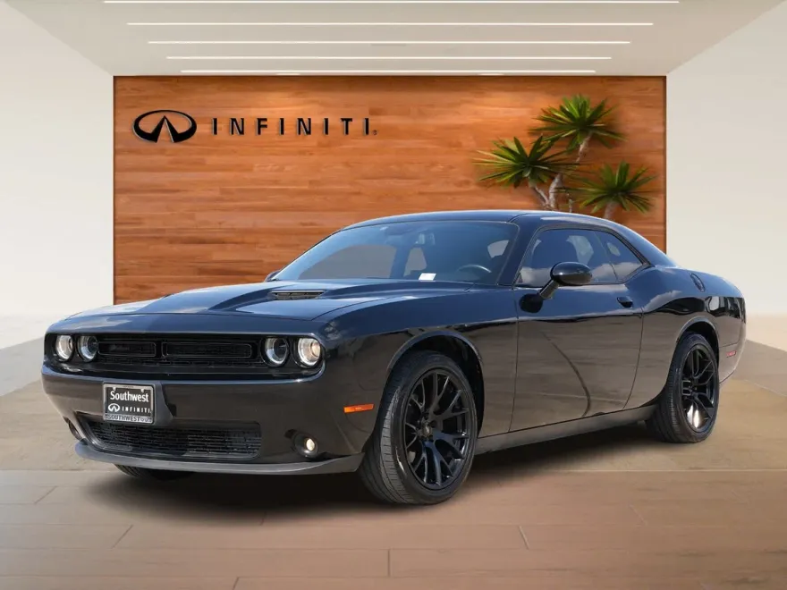 2019 Dodge Challenger SXT photo 1