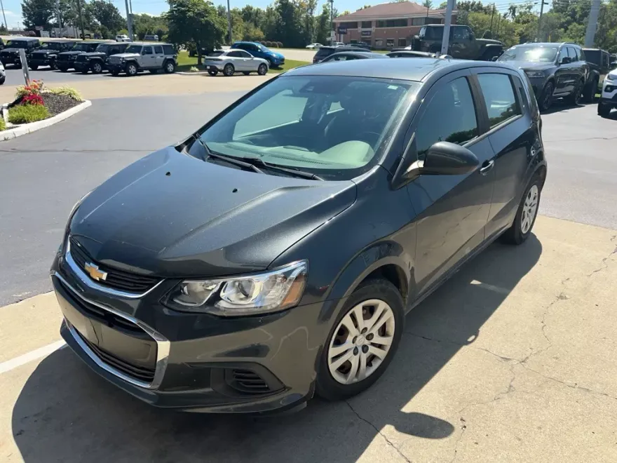 2020 Chevrolet Sonic LT photo 1