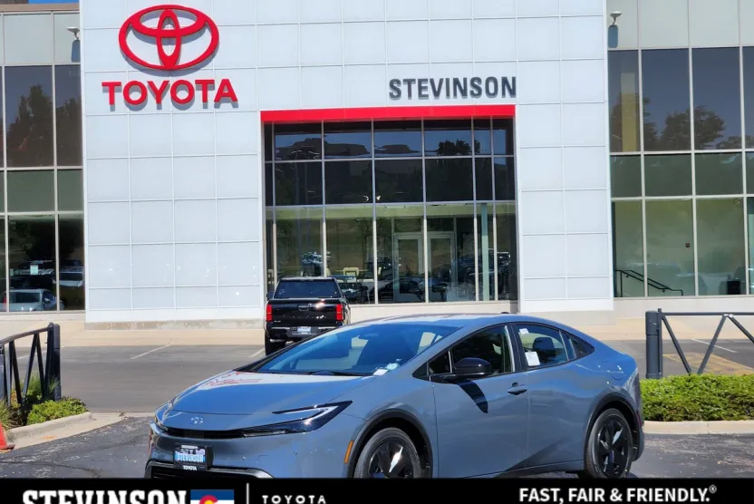 2026 Toyota Prius Plug-in Hybrid SE photo 1