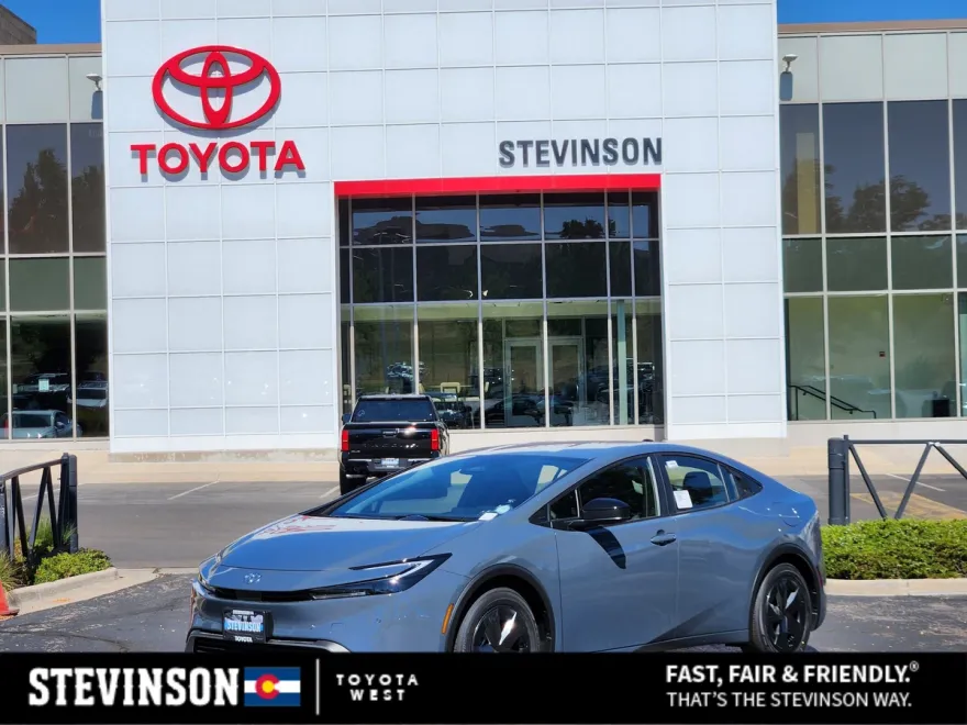 2026 Toyota Prius Plug-in Hybrid SE photo 1