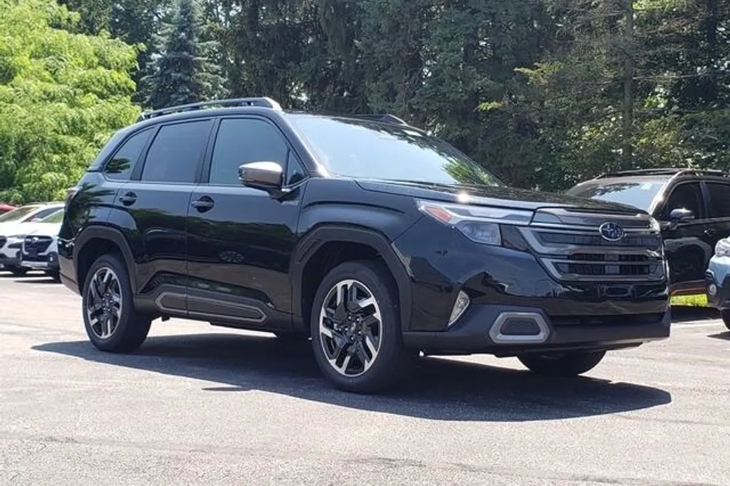 2025 Subaru Forester Limited photo 1