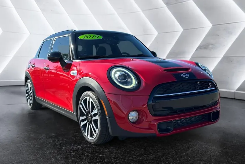 2019 Mini Cooper 4 Door Hardtop Signature photo 1
