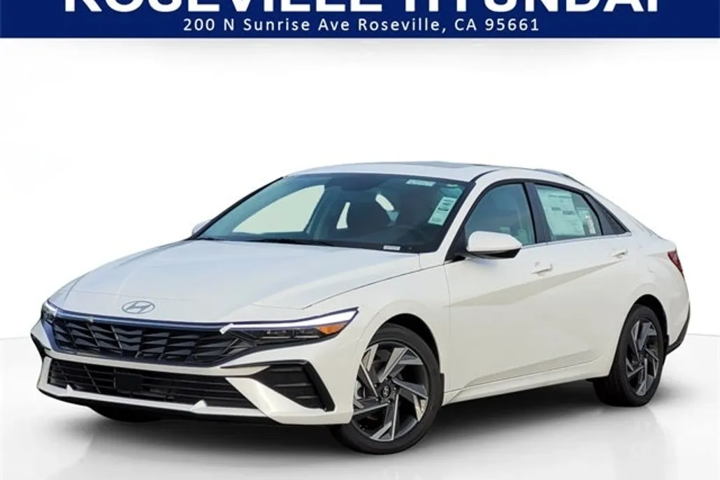 2025 Hyundai Elantra SEL Convenience photo 1