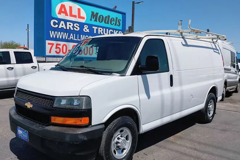 2018 Chevrolet Express 2500 Cargo Van photo 1