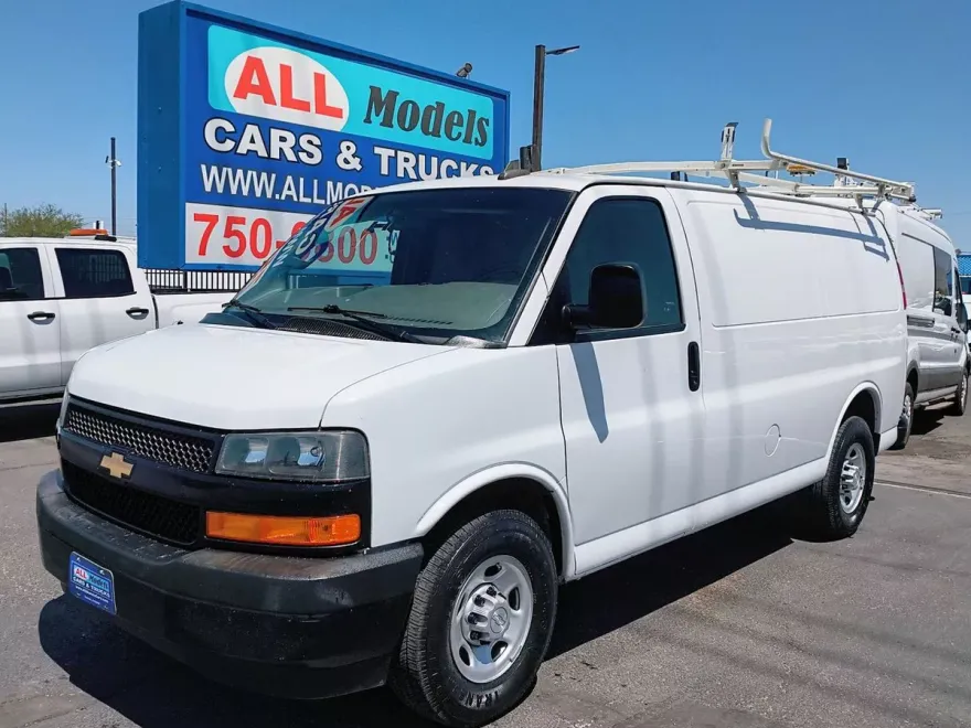2018 Chevrolet Express 2500 Cargo Van photo 1