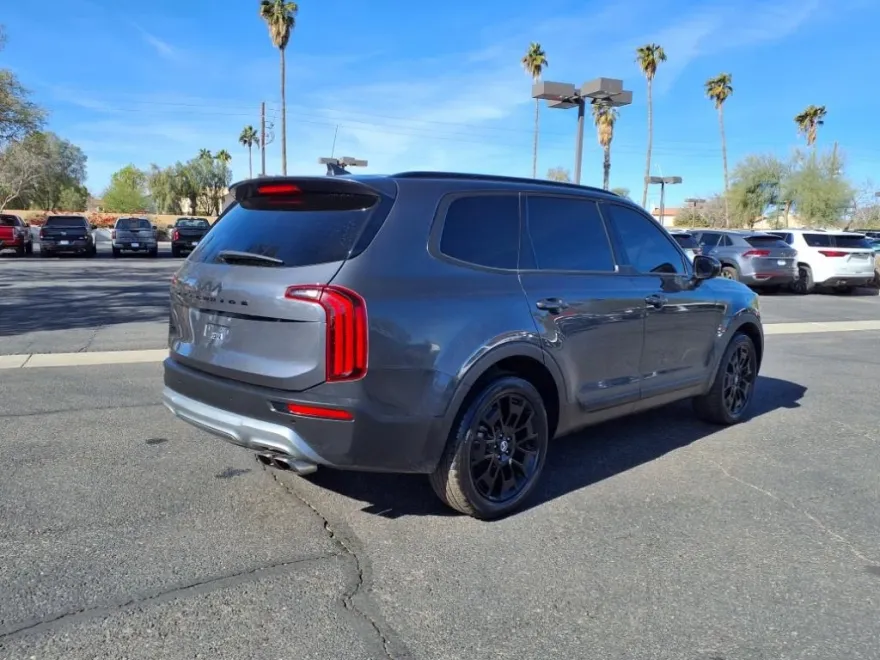 2022 Kia Telluride SX photo 1