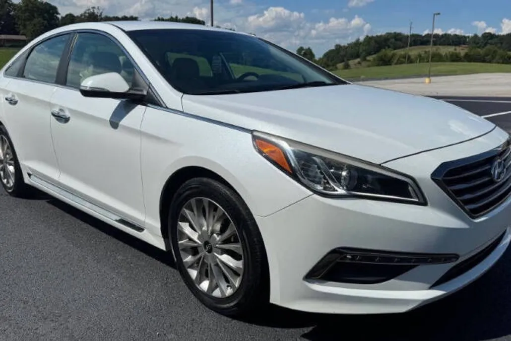 2015 Hyundai Sonata Sport photo 1
