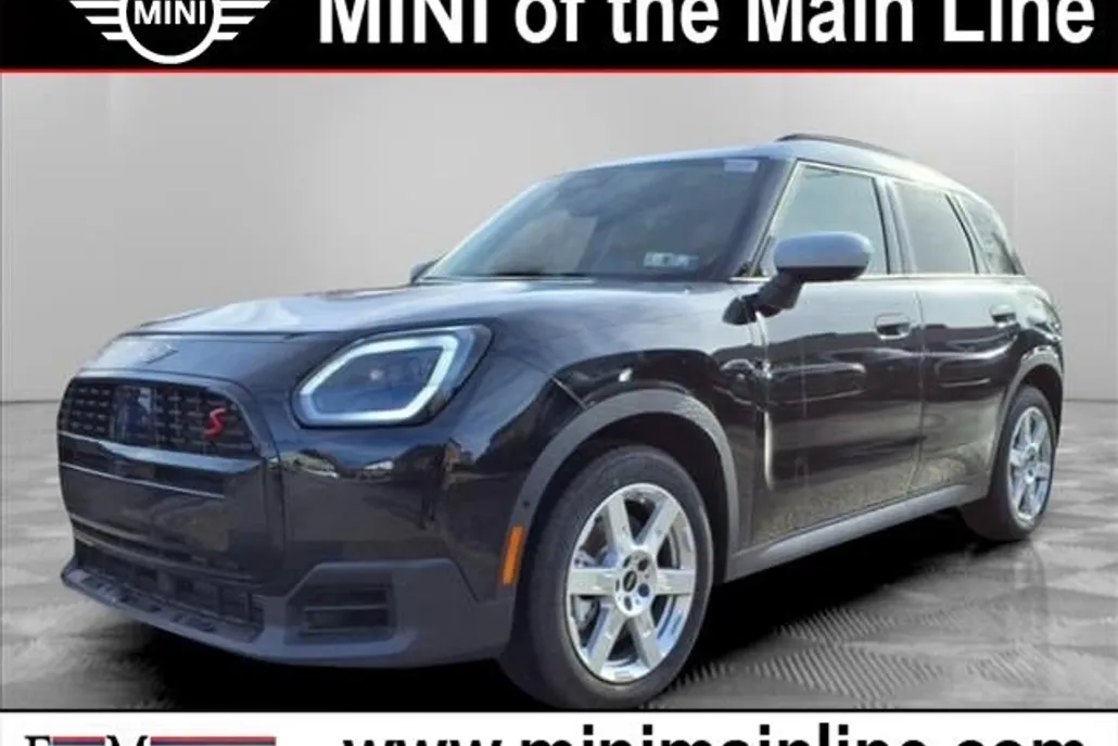 2025 Mini Countryman Iconic photo 1