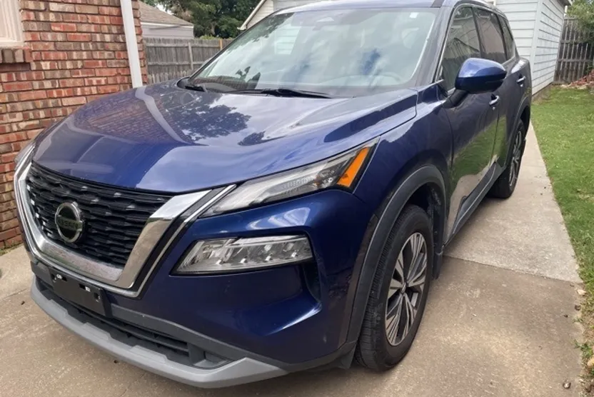 2021 Nissan Rogue SV photo 1