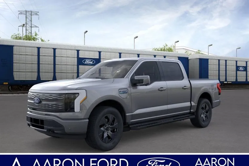 2025 Ford F-150 Lightning Lariat photo 1