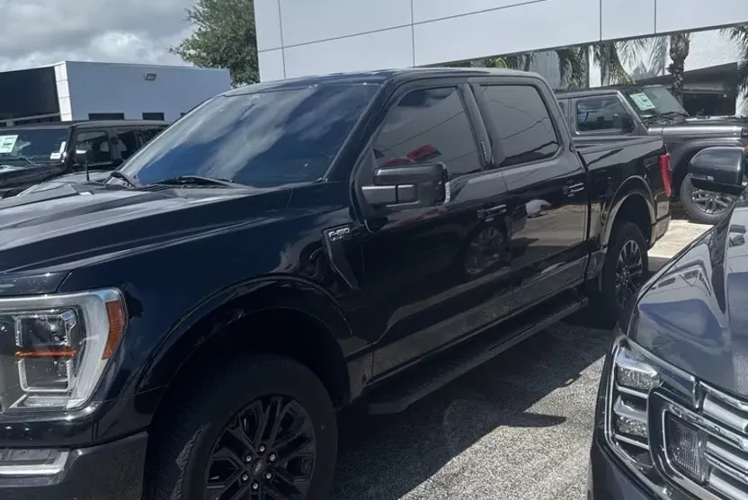2022 Ford F-150 Lariat photo 1