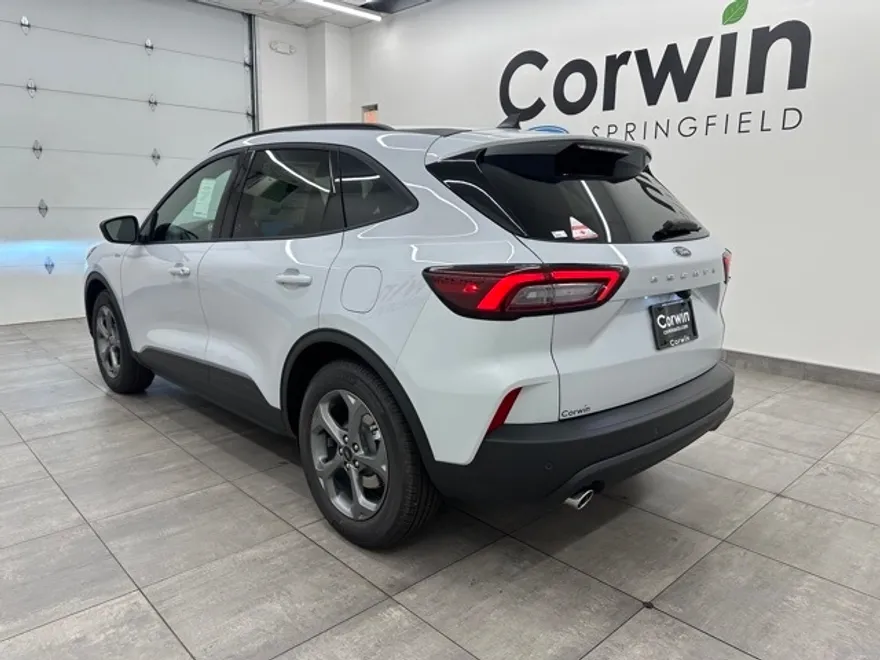2025 Ford Escape ST-Line photo 1