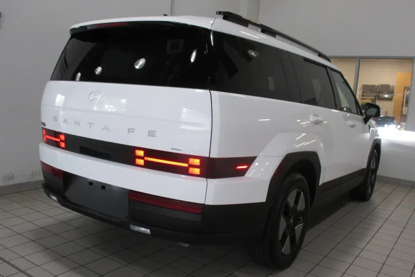2025 Hyundai Santa Fe SEL photo 1